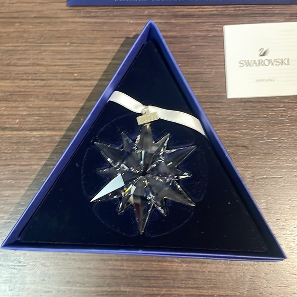 Swarovski 2017 annual edition ornament- ‼️‼️PRICE DROP ‼️‼️ - Picture 2 of 4